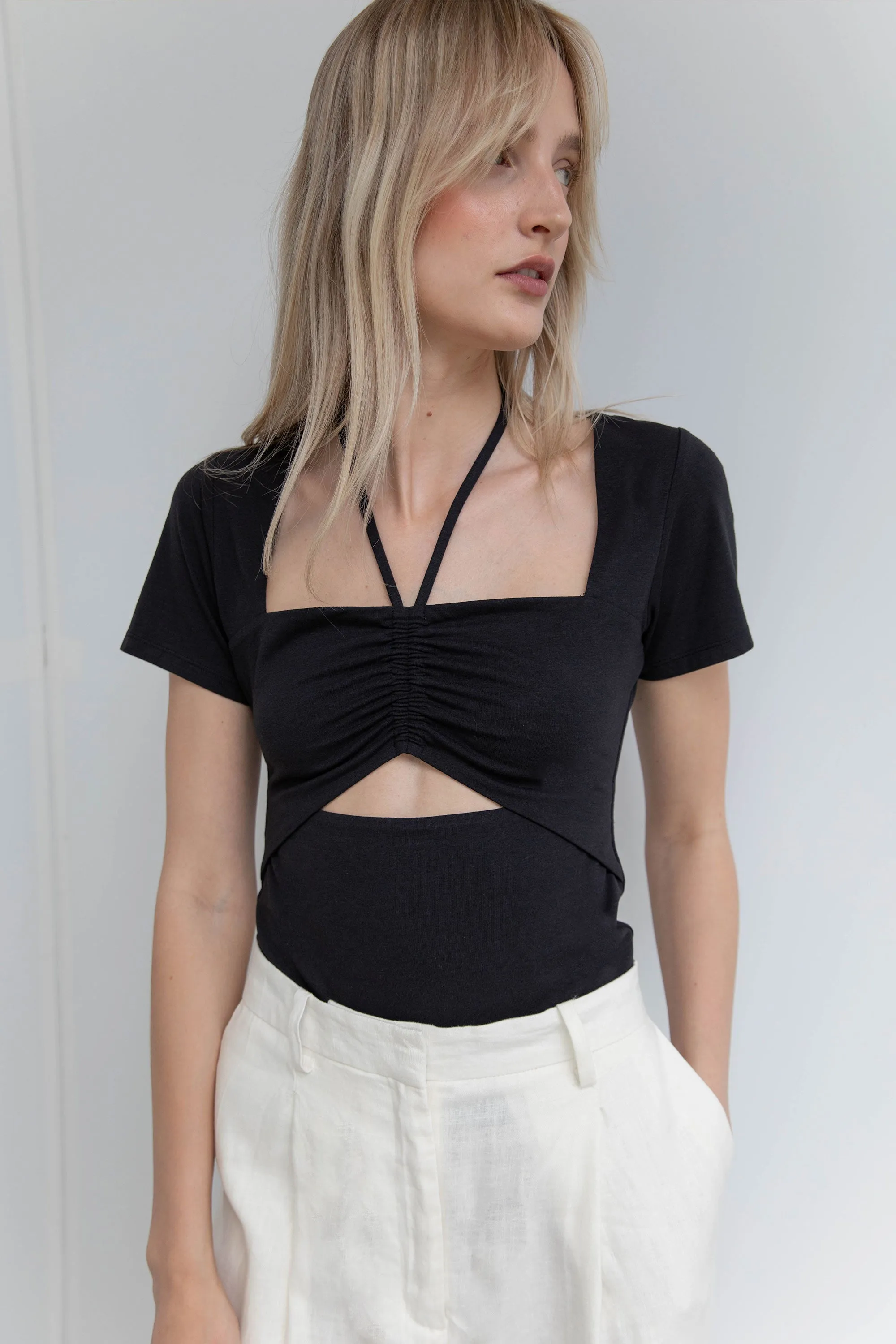 HALTER NECK CUTOUT TEE